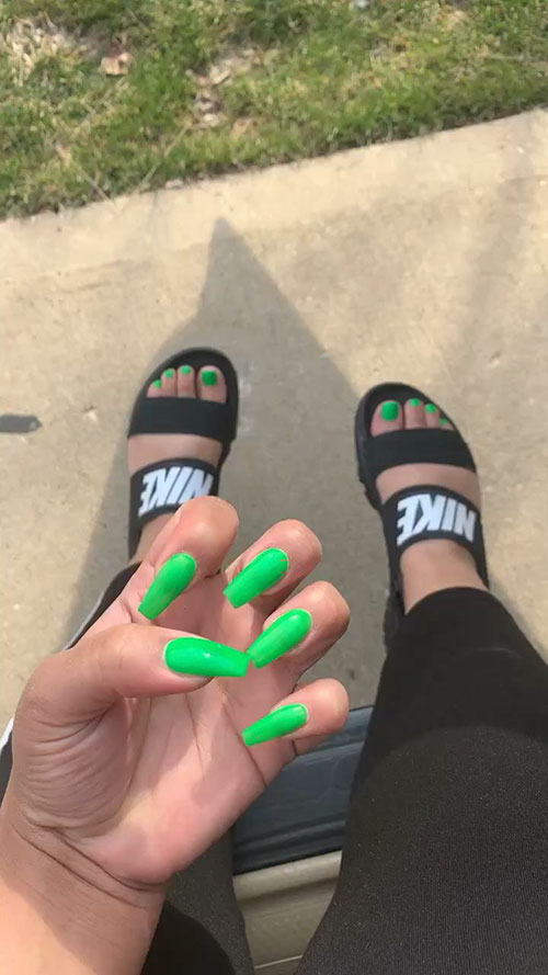 Green Nails Acrylic